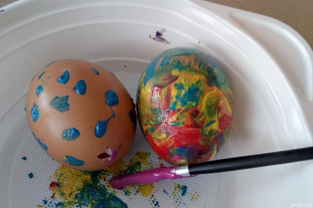 Barvení a malování vajíček